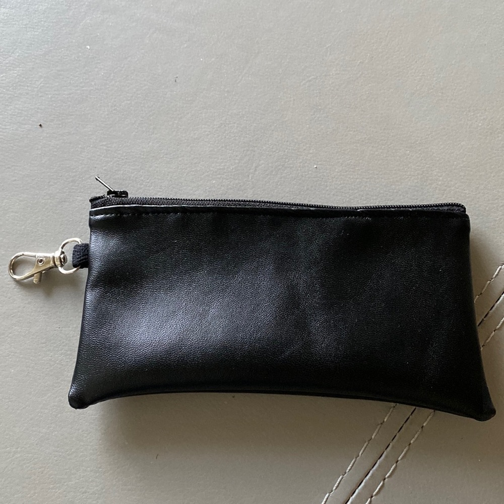 New Faux Black lined zippered money coin bag pouch 6.5” x3.5” with clasp